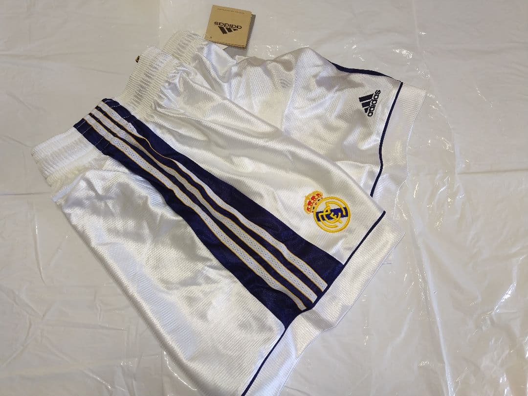 adidasレアル・マドリード98/00ホーム シャツ、パンツセット 未使用品