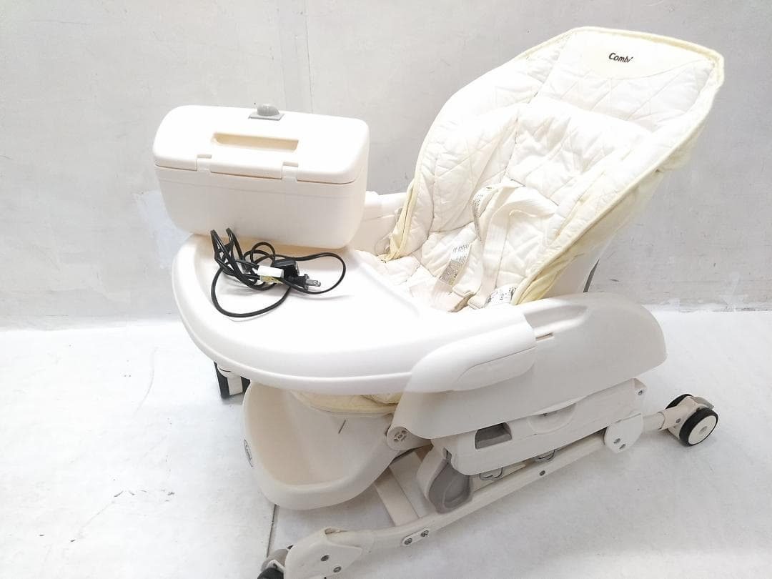 Combi コンビ ネムリラ AT オートスウィング ハイローチェア○