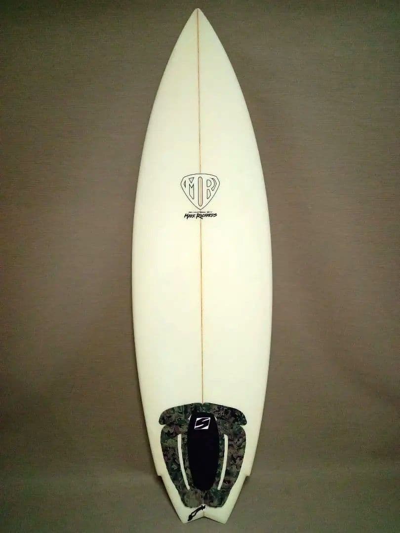 マークリチャーズ　サーフボード・ショートボード(フィン付き)
