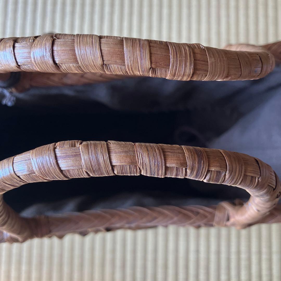 ⭐️専用です⭐️山葡萄カゴバッグ【くるみチャーム付き】