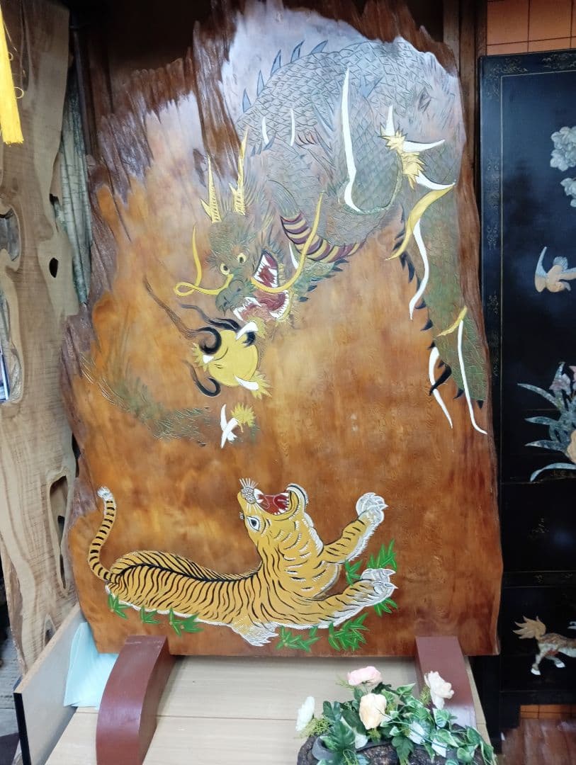 衝立て龍　虎　高さ　168センチ　幅　105 センチ