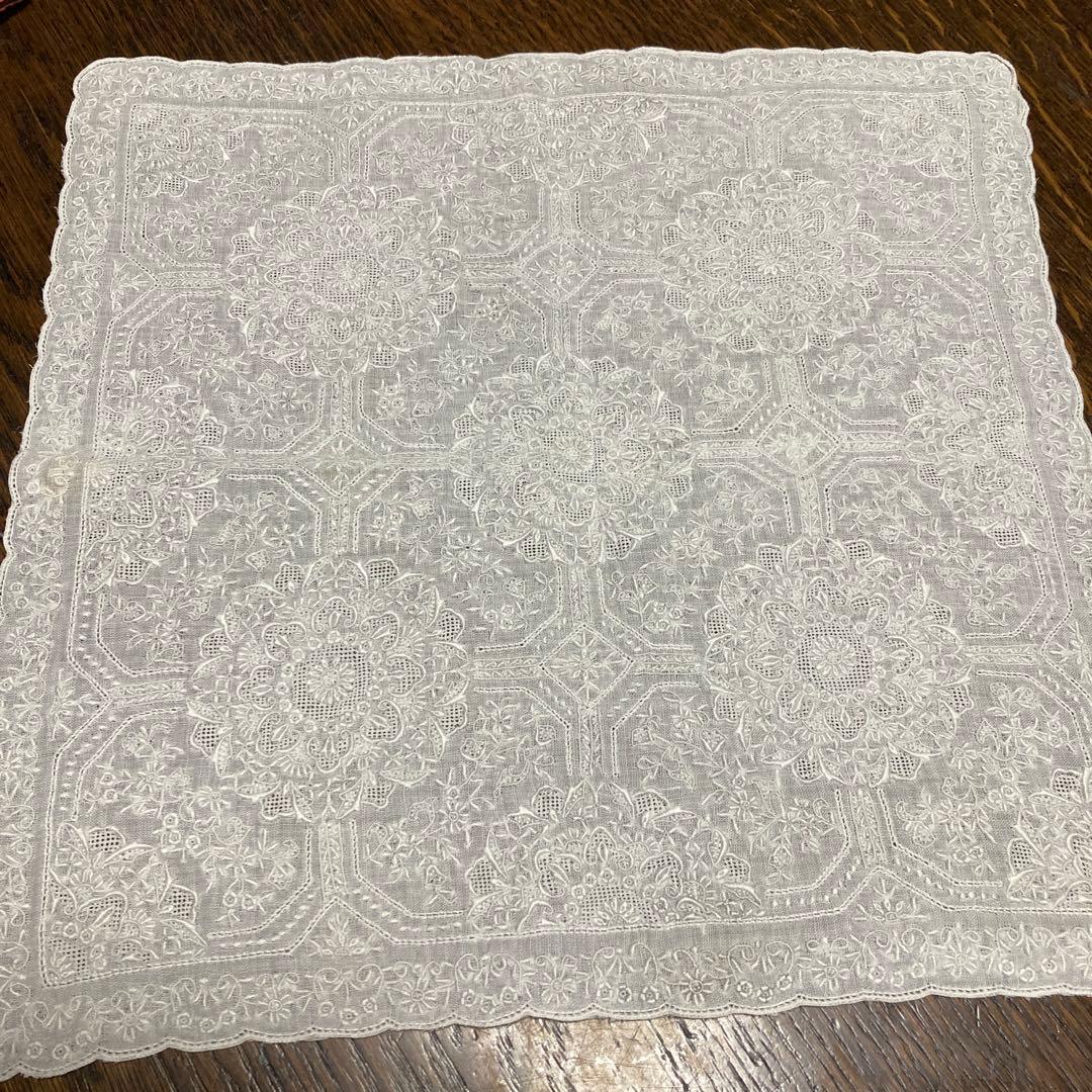 スワトウ汕頭ホワイト レース模様 ハンカチ