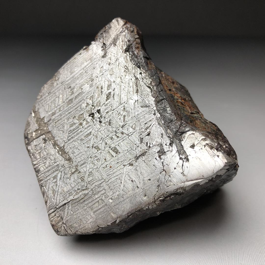 アルタイ隕石　大型隕石 鉄隕石　外皮付き隕石　ナチュラル　原石　重さ約1139ｇ