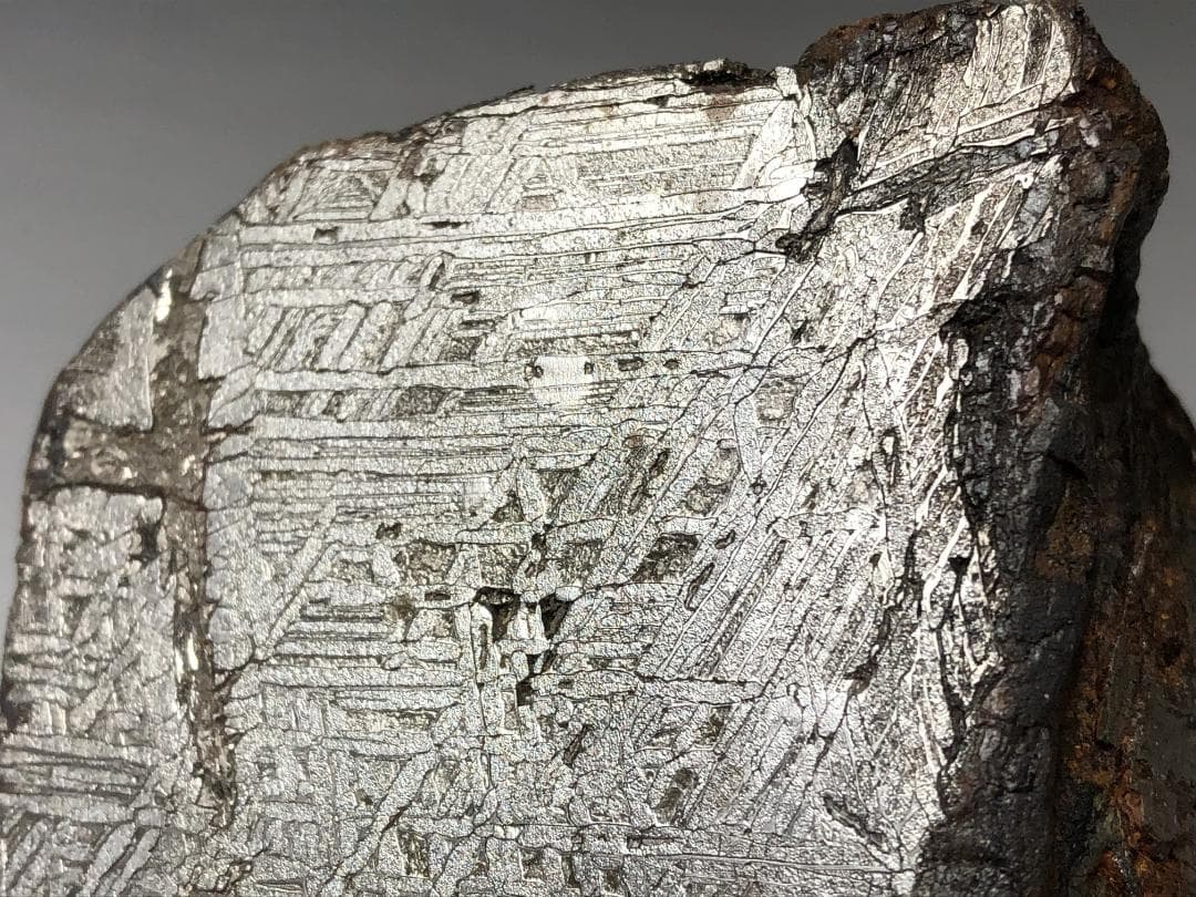 アルタイ隕石　大型隕石 鉄隕石　外皮付き隕石　ナチュラル　原石　重さ約1139ｇ