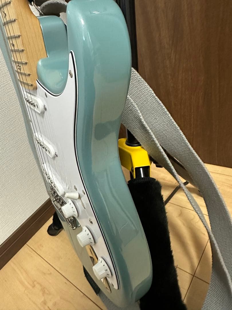 Silver Skyメイプル ラッカー ストラップ付