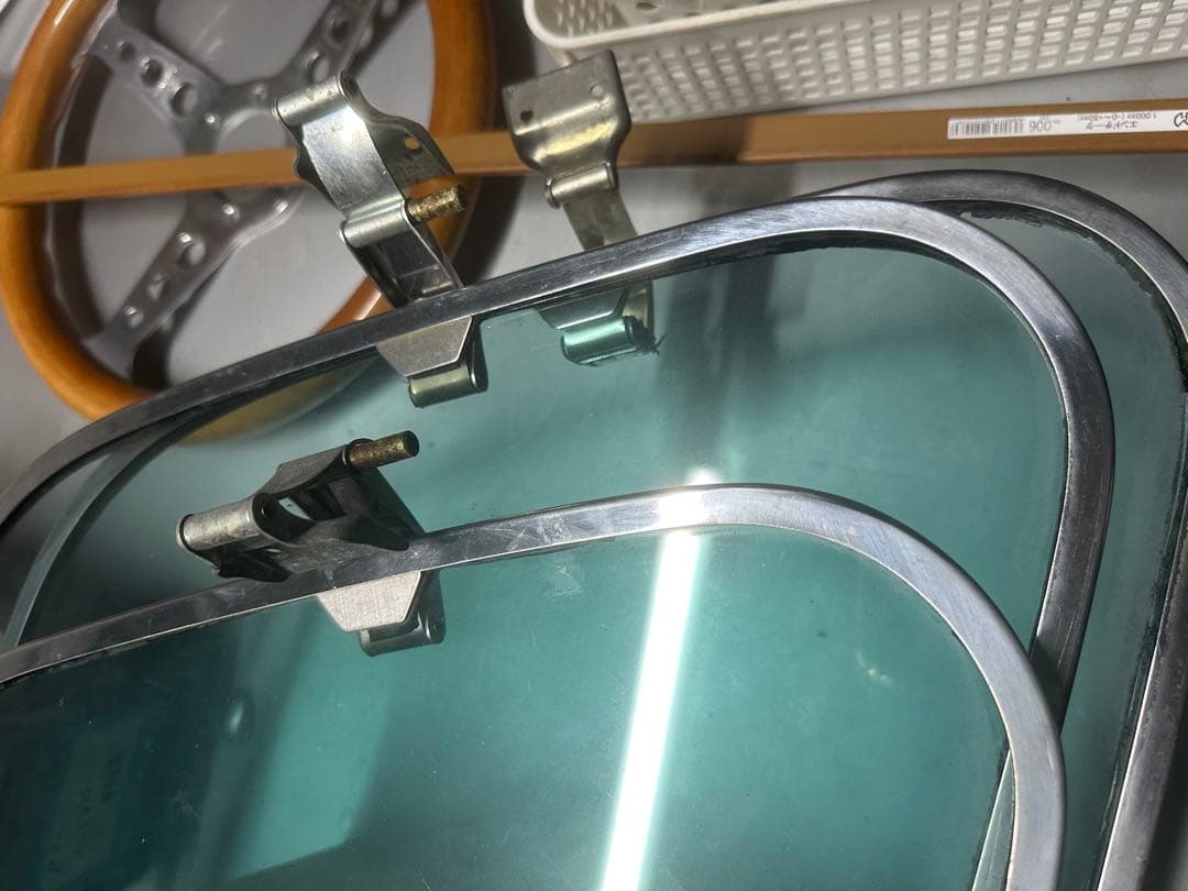 ローバーミニ　開閉式リアガラス　窓　片側