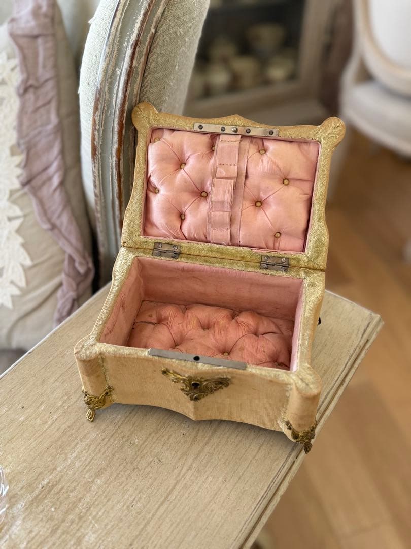 フランスアンティーク装飾ビジューコフレボックス中ライナーシルクピンク希少