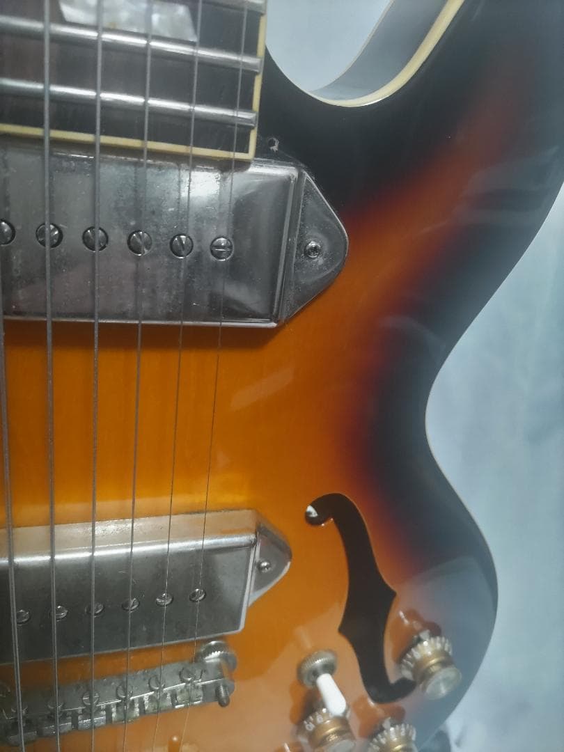 エピフォン　カジノ　クーペ　VS　中古　フルアコ