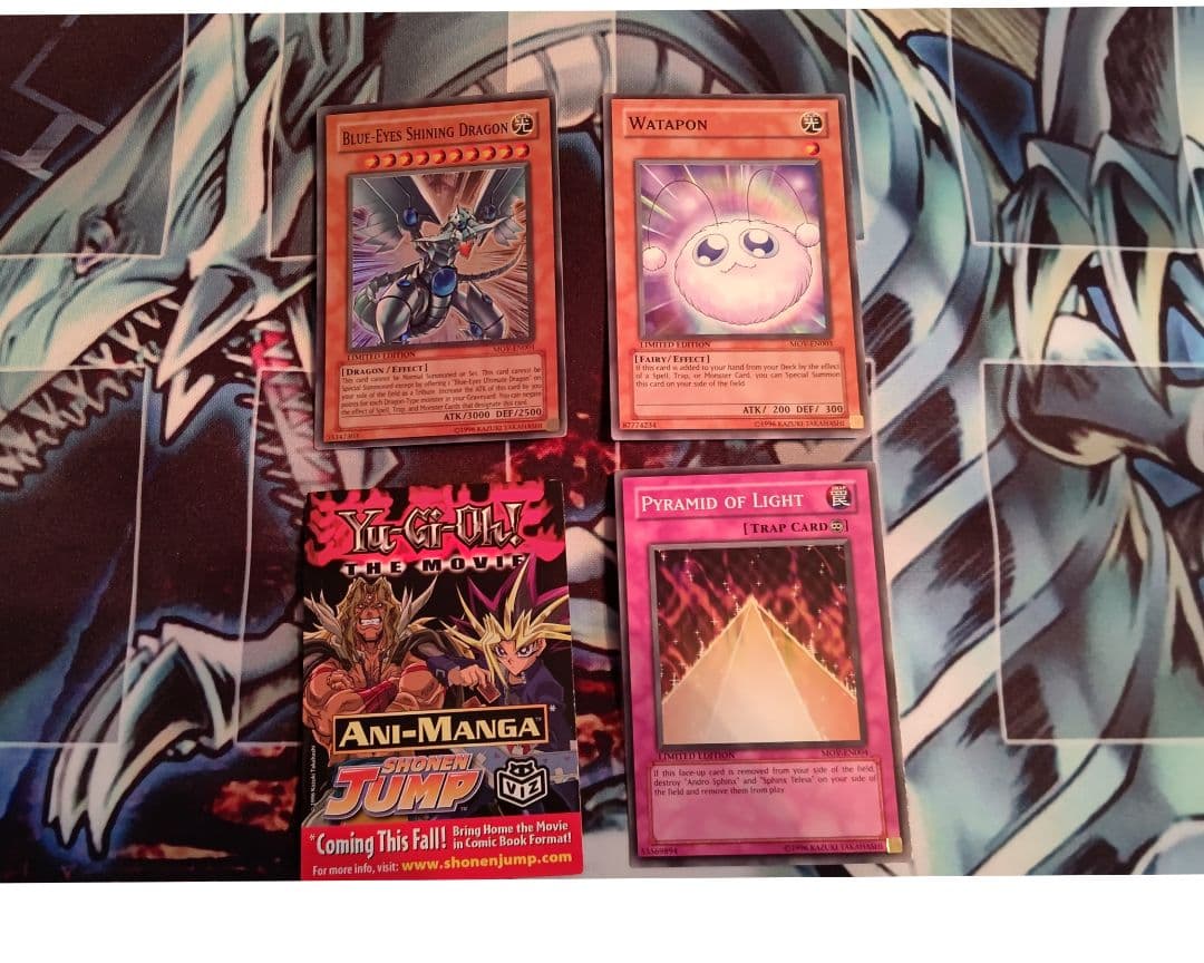 入手困難‼️海外映画試写会限定カード。激レアスーパーレアの青眼の光龍含むセット