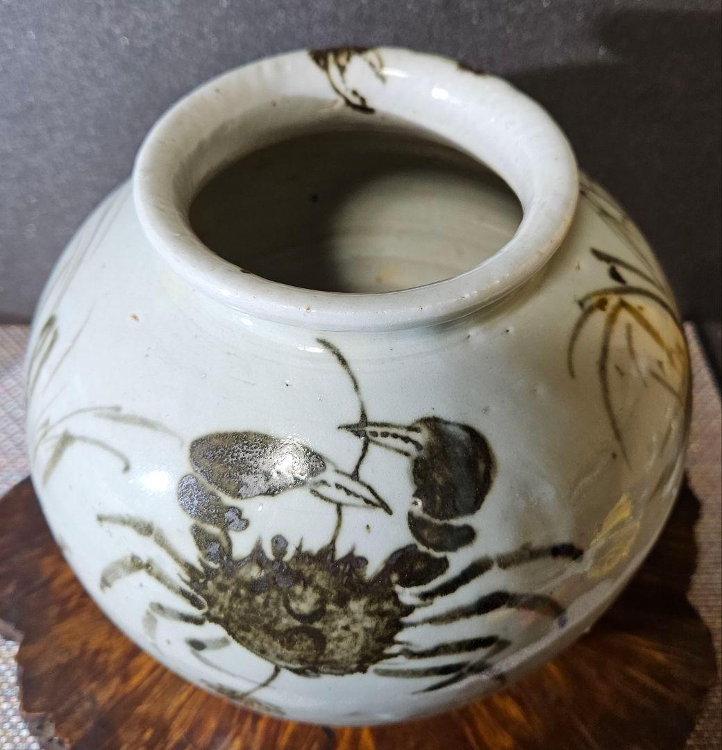 李朝系　鉄砂　鉄釉　蟹に水藻の図　瓶　壺 花入れ　花生け　オブジェ　茶道具茶器