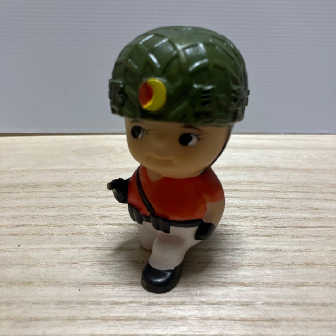 E-壁 ケロちゃんコロちゃん ソフビ貯金箱 自衛隊隊員風 フィギュア