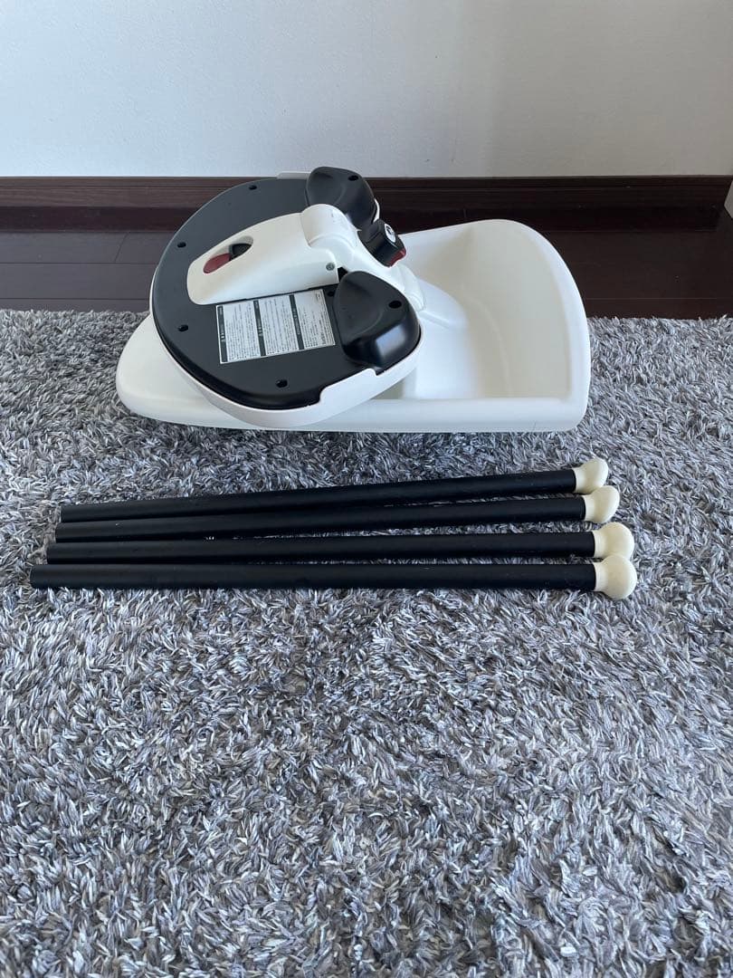 BABYBJÖRN ハイチェア ホワイト/ブラック（ハーネスなし）ベビービョルン