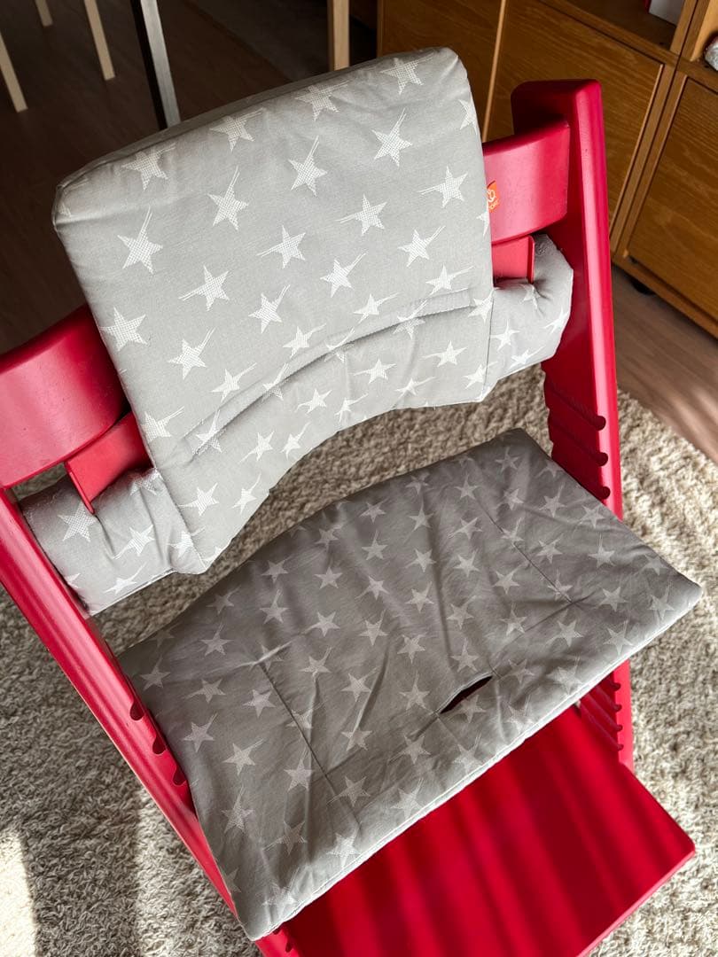 まい　STOKKE トリップトラップ レッド クッション付き 美品