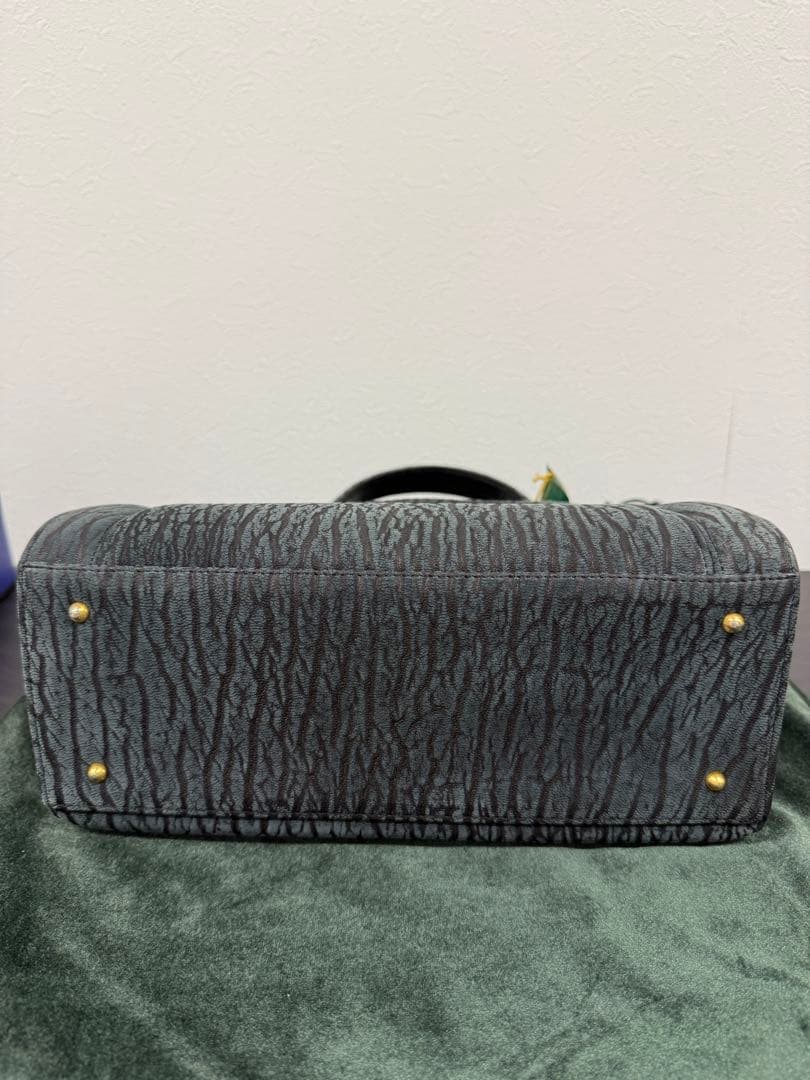 ★未使用級★ JRA認定 アザラシ本革 ハンドバッグ 鍵付き 高級感漂う逸品♪