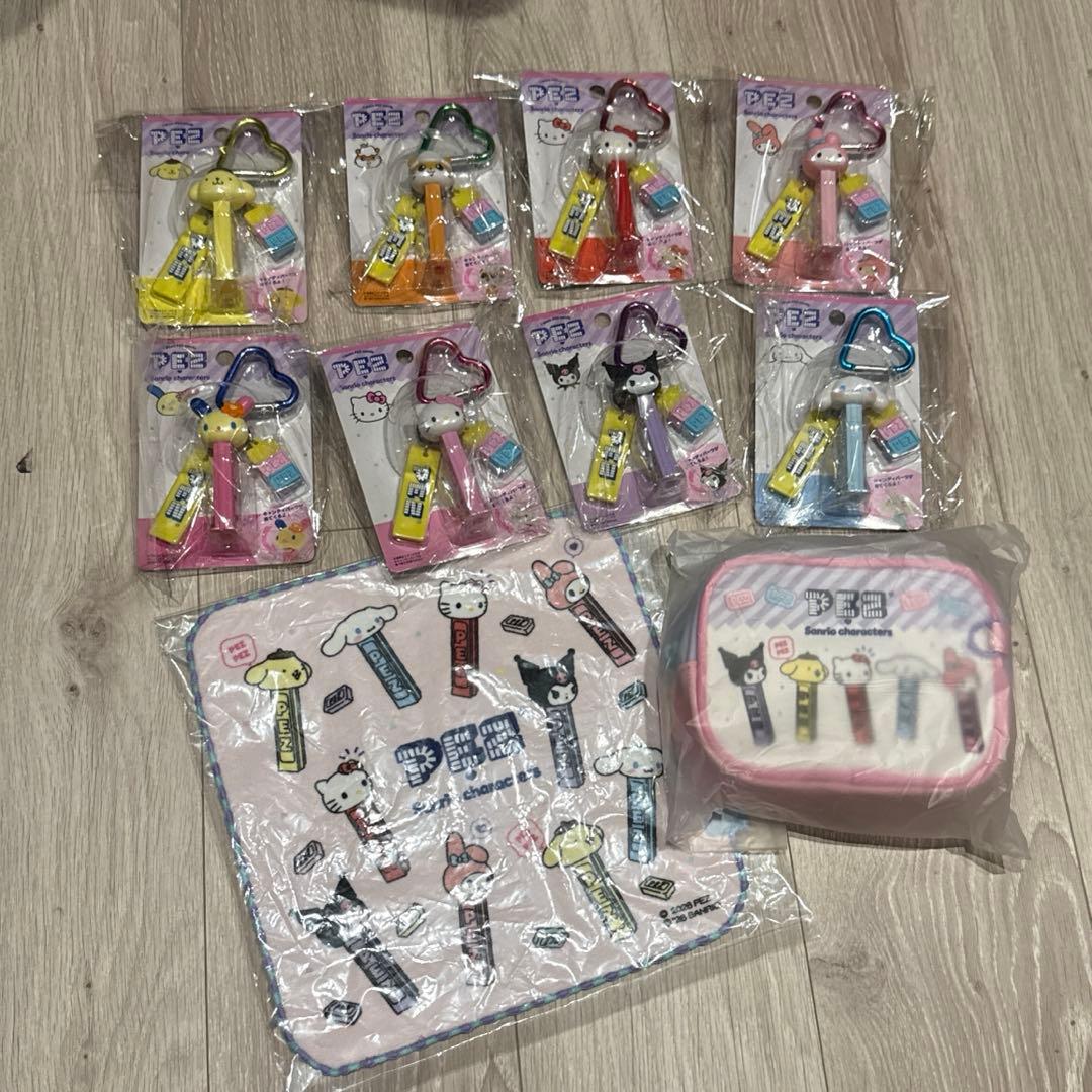 PEZ×サンリオキャラクターズ キーホルダー　コンプセット＋ポーチ+プチタオル