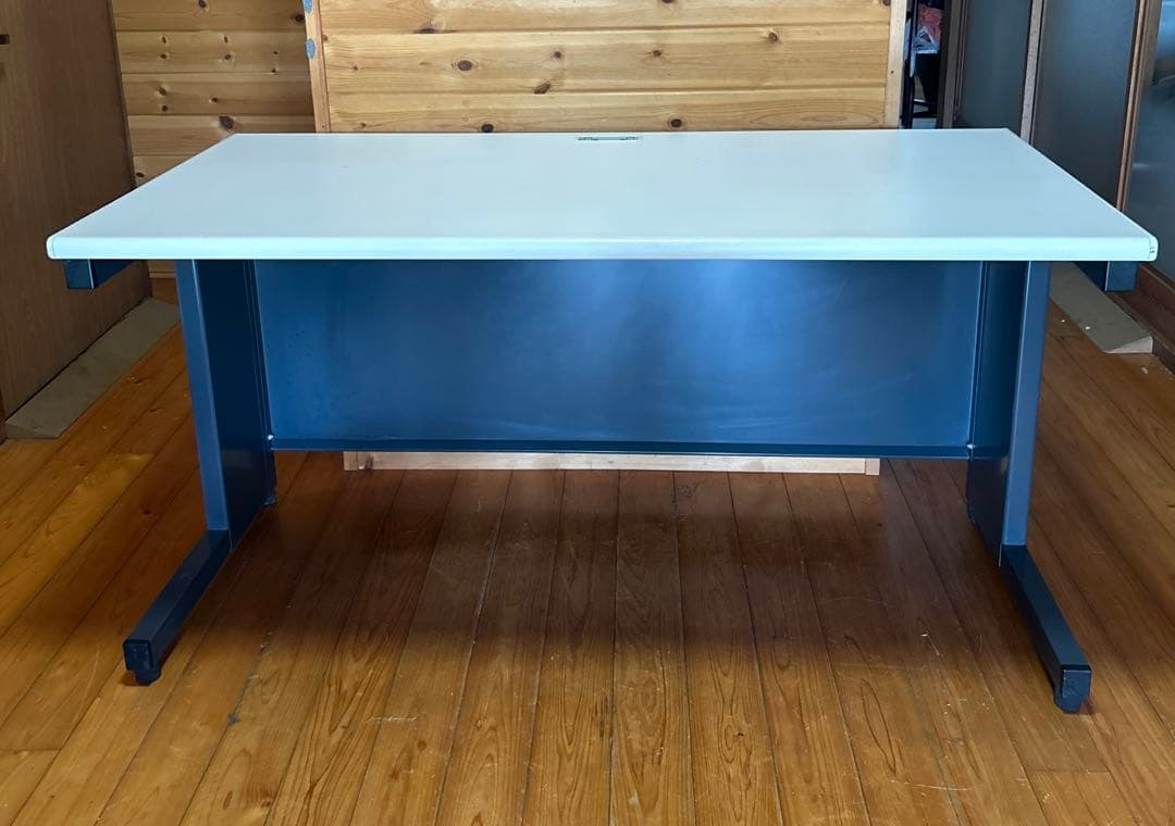 PLUS事務机　￼ J0IA331 RY-T147 WS