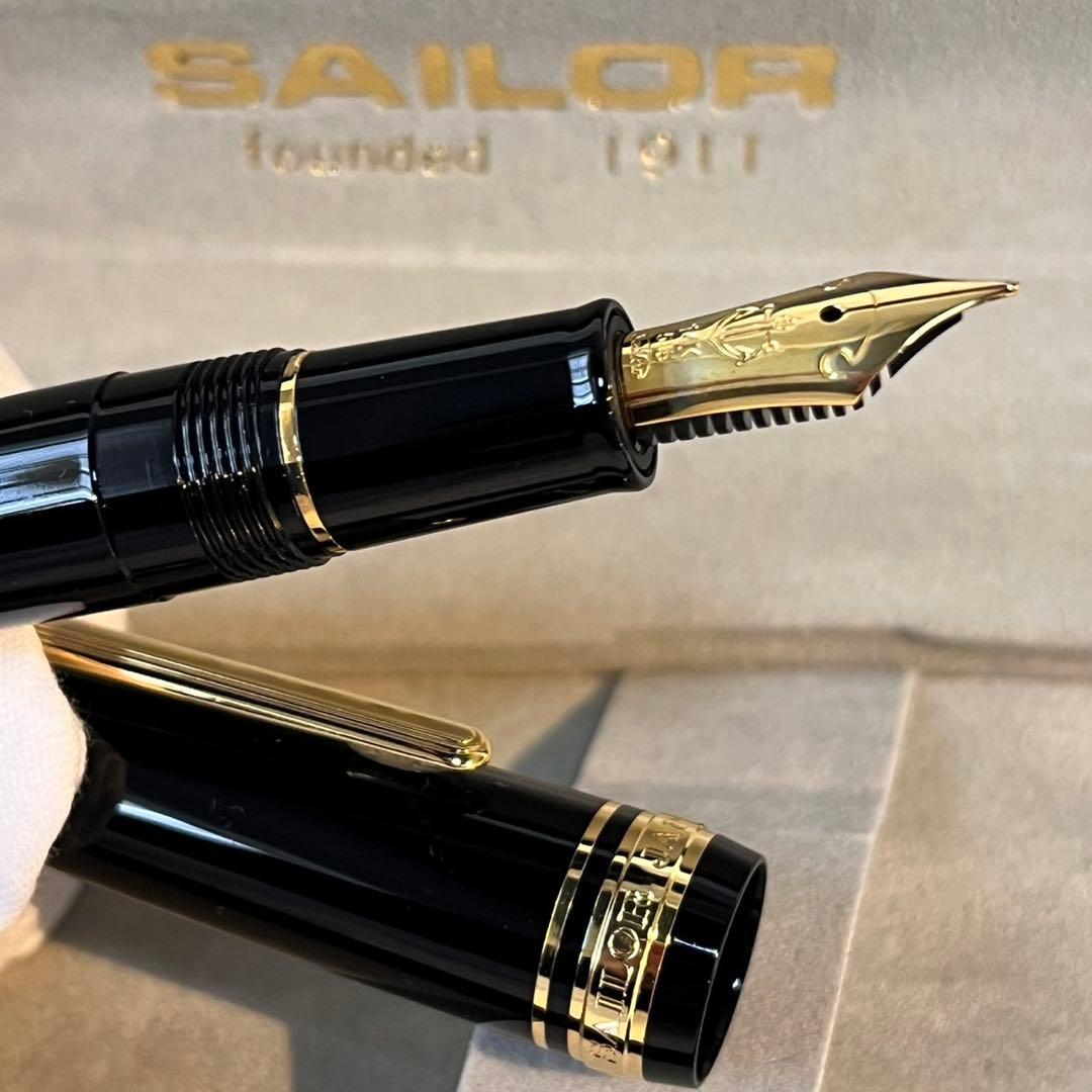 未使用✨Sailor 万年筆 黒色 金ペン先　14K 585