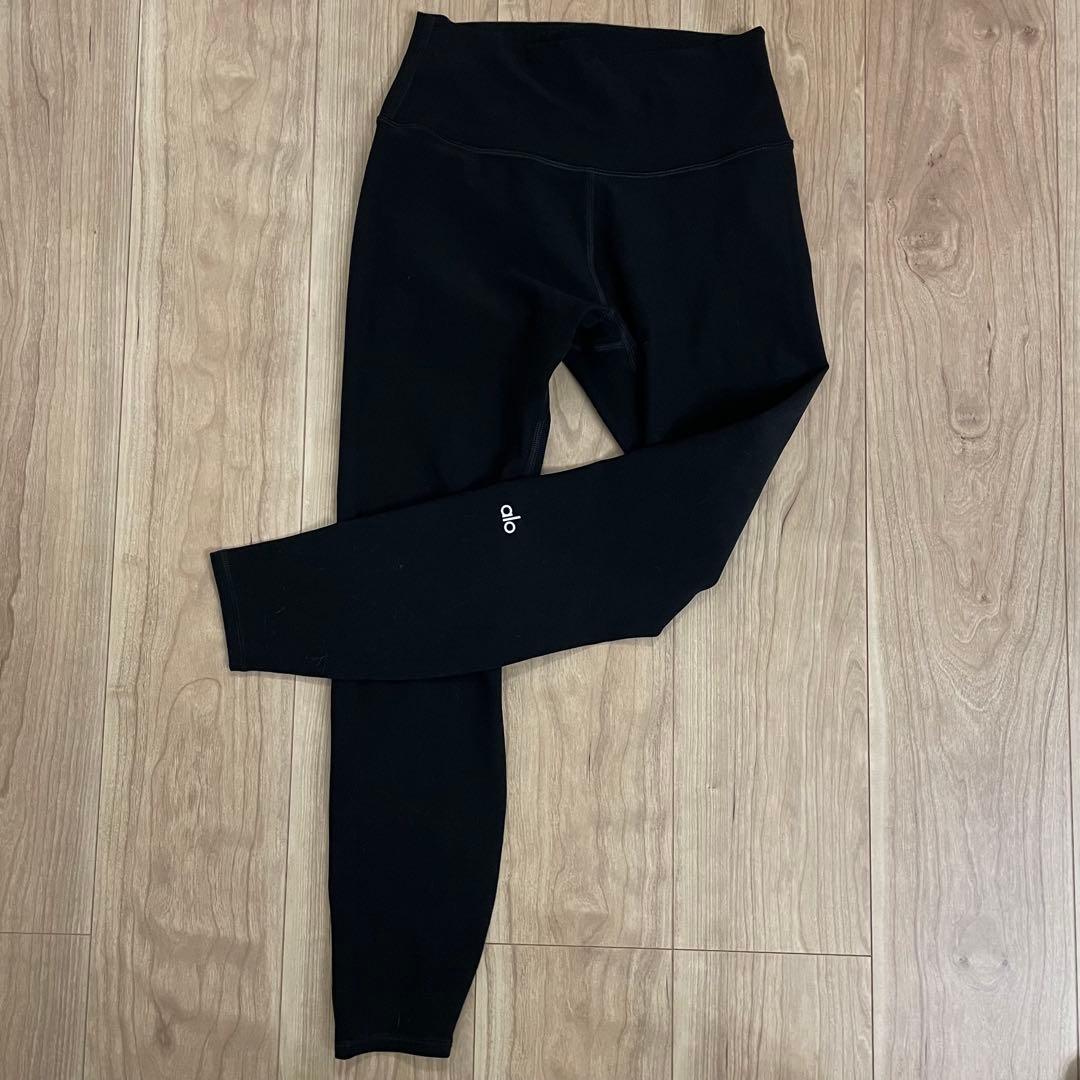 alo レギンス alo yoga 黒　ブラック　Alo