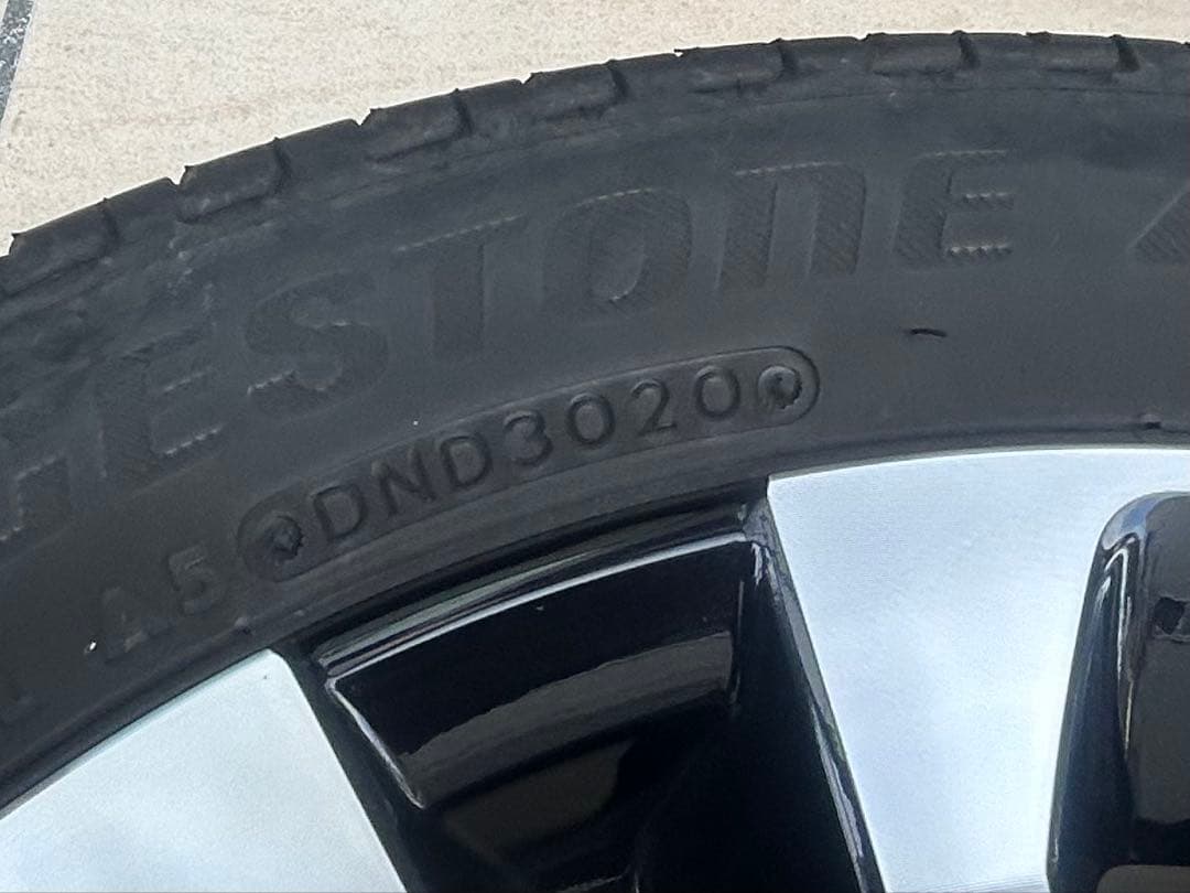 ダイハツ純正　タント カスタムRS 15インチ　４本セット