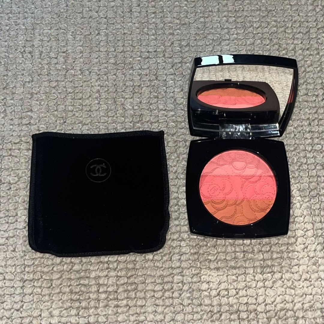 CHANEL CAMÉLIA FUTURA パウダーブラシトリオ