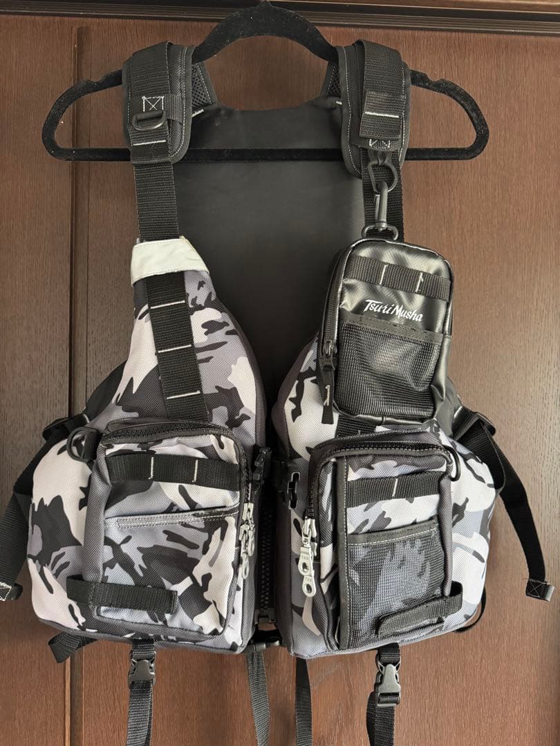 Tsuri Musha 迷彩ライフジャケット　石鯛　釣武者