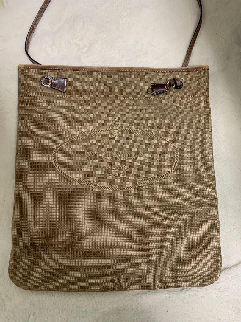 PRADA ロゴ　ジャガード