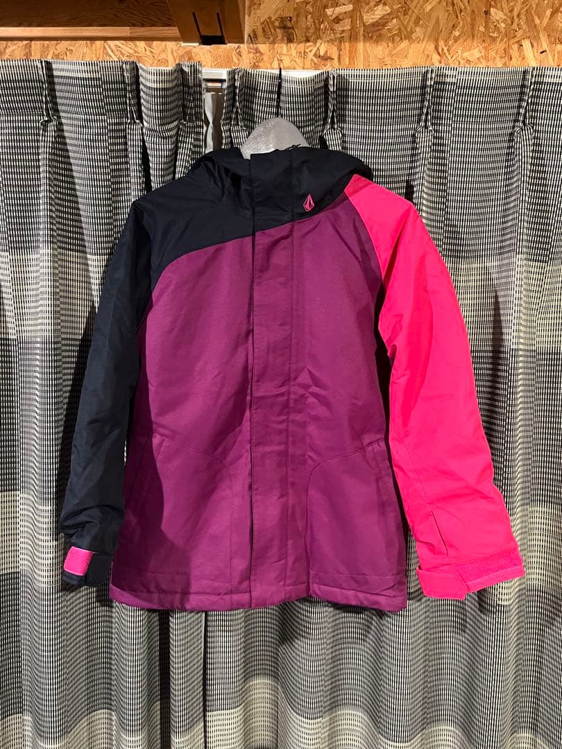 美品‼️ボルコム　キッズＬサイズ　上下セット