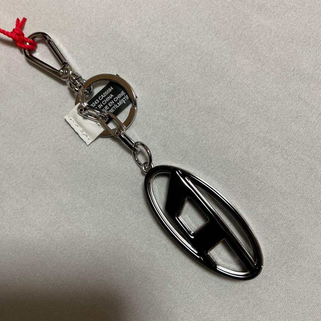 洗練されたデザイン　DIESEL CAGE-D LAYER X10293