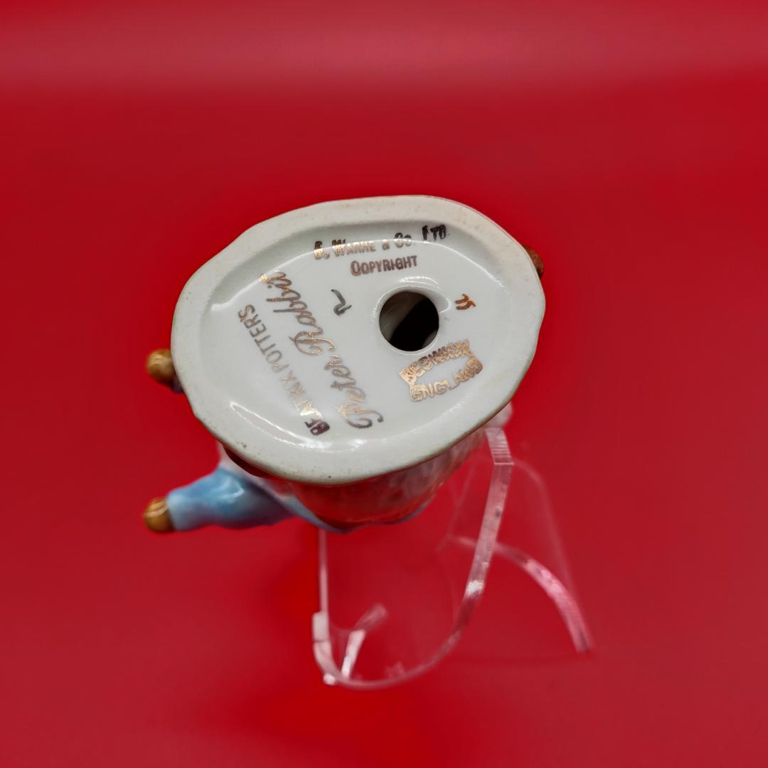 BP2 ゴールドオーバル シール付★BESWICK フィギュア ピーターラビット