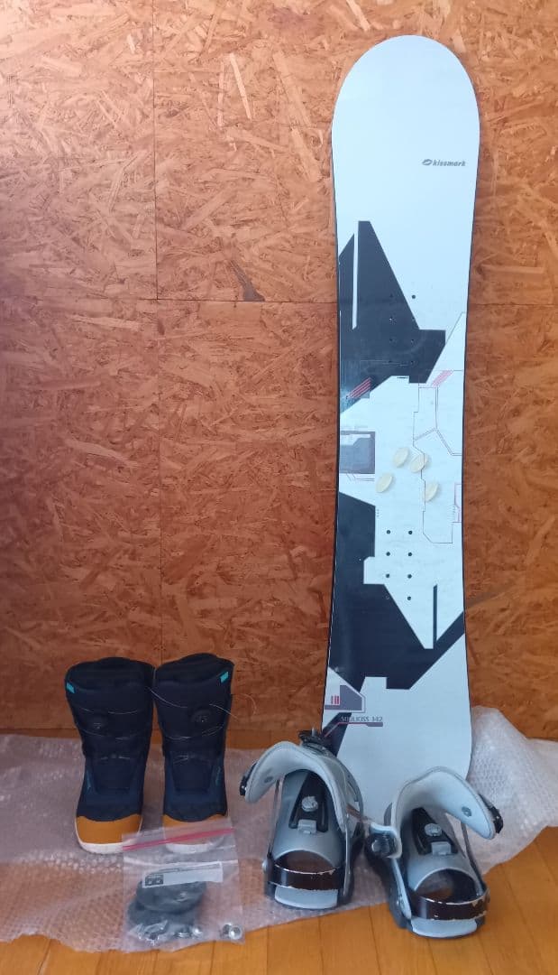 Kissmarkスノーボード 142センチ　ブーツ23.5 セットで！