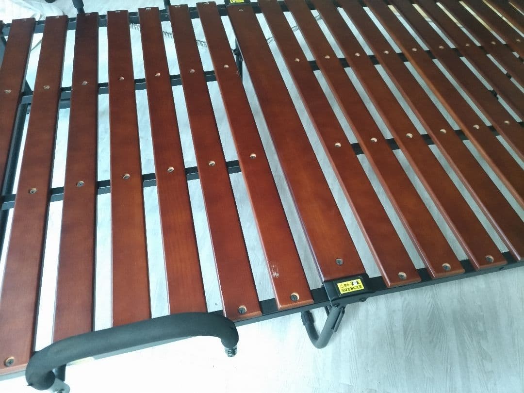 新春セール！札幌市近郊の方限定！送料無料！高脚折り畳みシングルすのこベッド