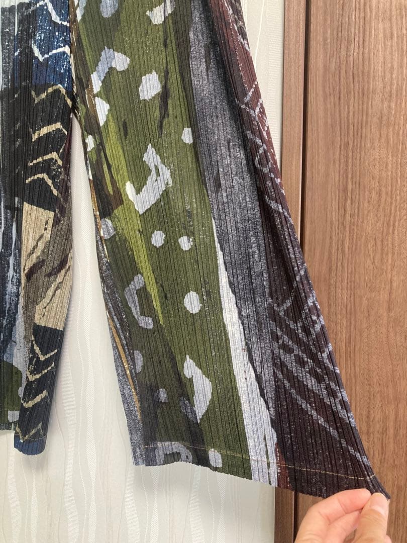 新品同　希少　プリーツプリーズ　イッセイミヤケ　ガウチョパンツ　マルチカラー　M