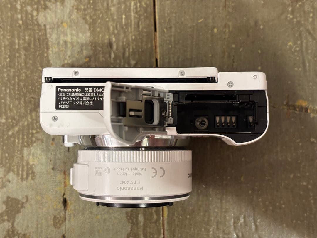 Panasonic Lumix DMC-GF6 ホワイト 14-42mm 一眼