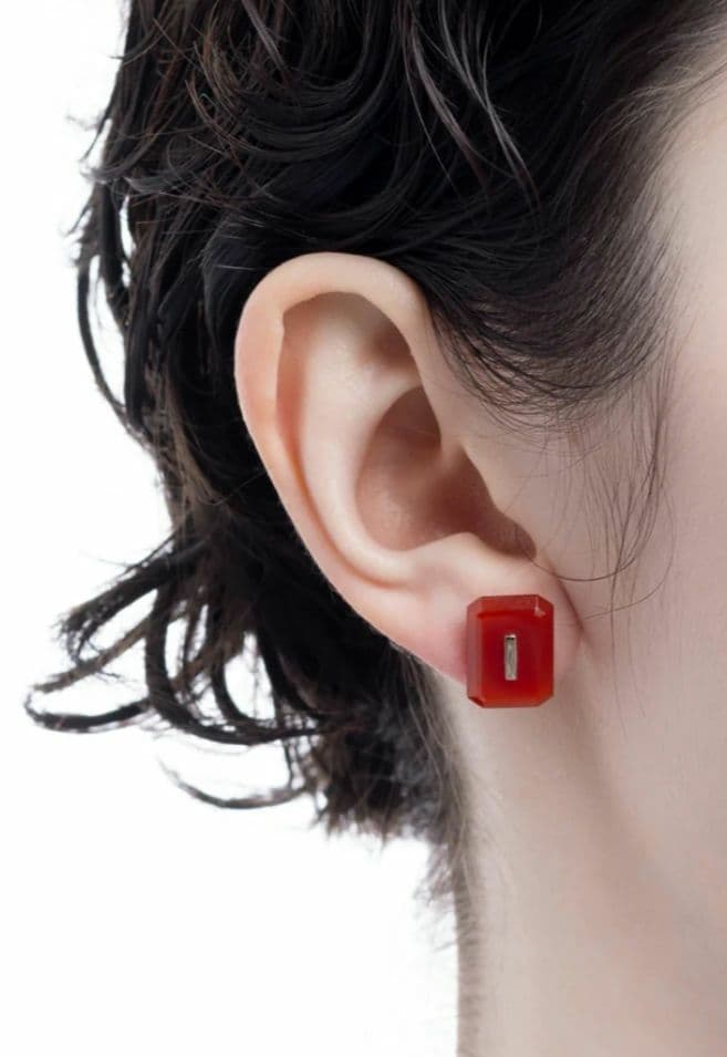 ネイキッド ストーン スタッド ピアス / カーネリアン