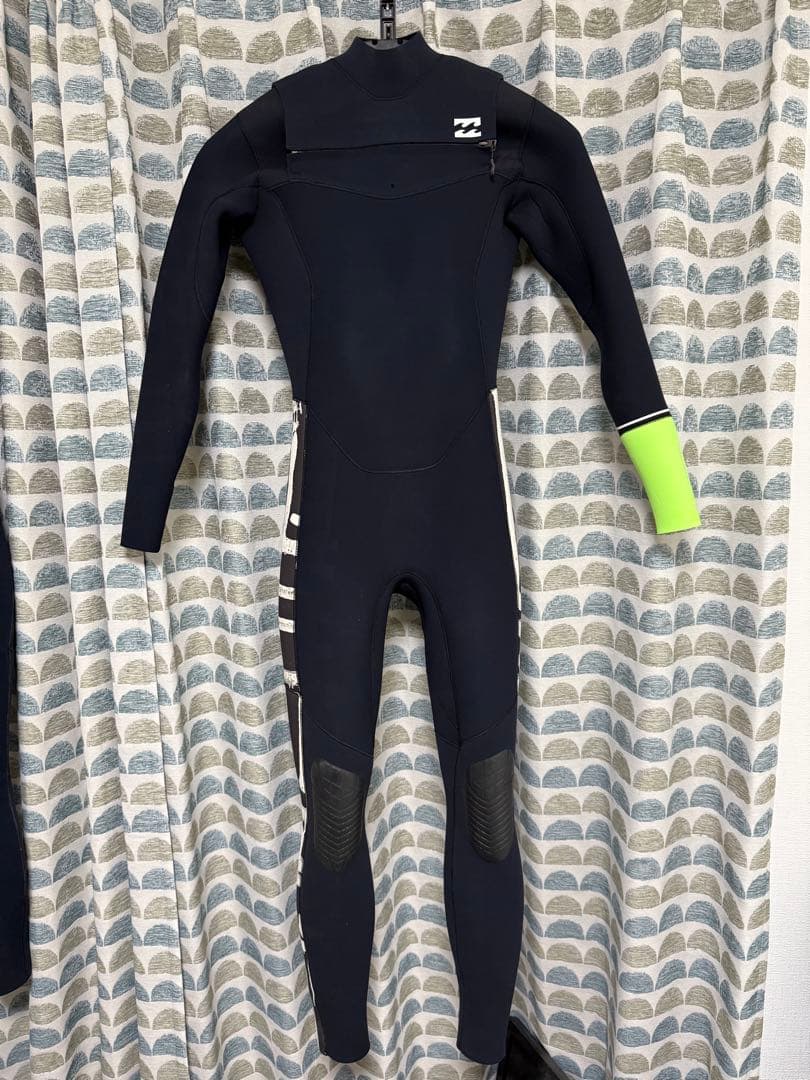 BILLA BONG フルスーツ 3×2ミリ　サイズL チェストジップ