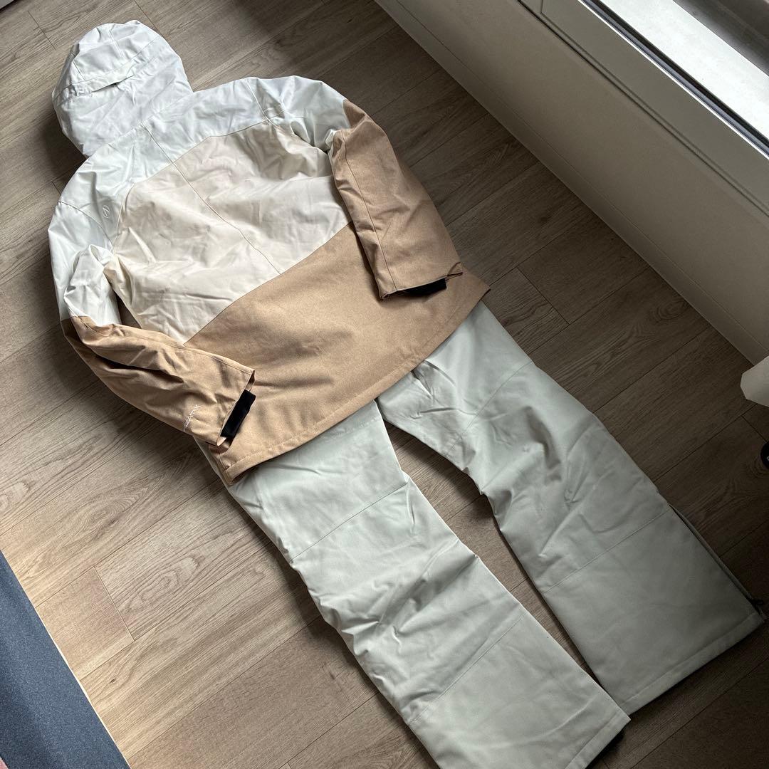 未使用 エアボーン ARBN スキーウェア スノボードウェア 上下セット LL