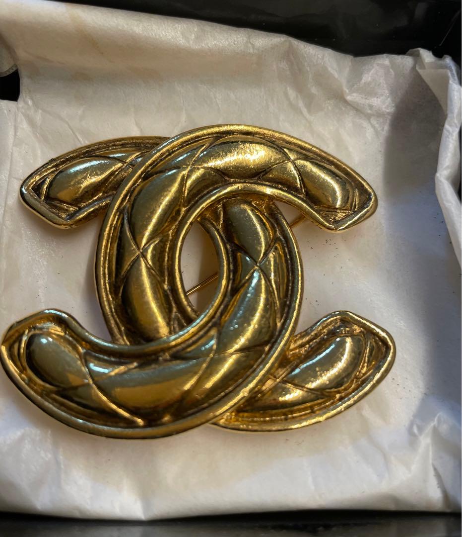 CHANEL ゴールド CCロゴ ブローチ