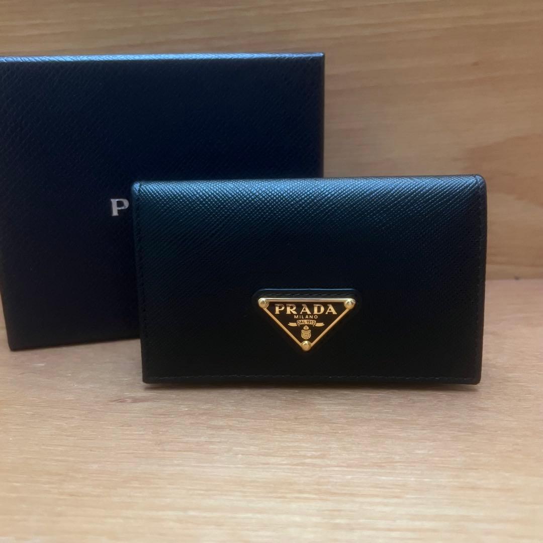 しょう　PRADA サフィアーノレザー 名刺入れ ブラック
