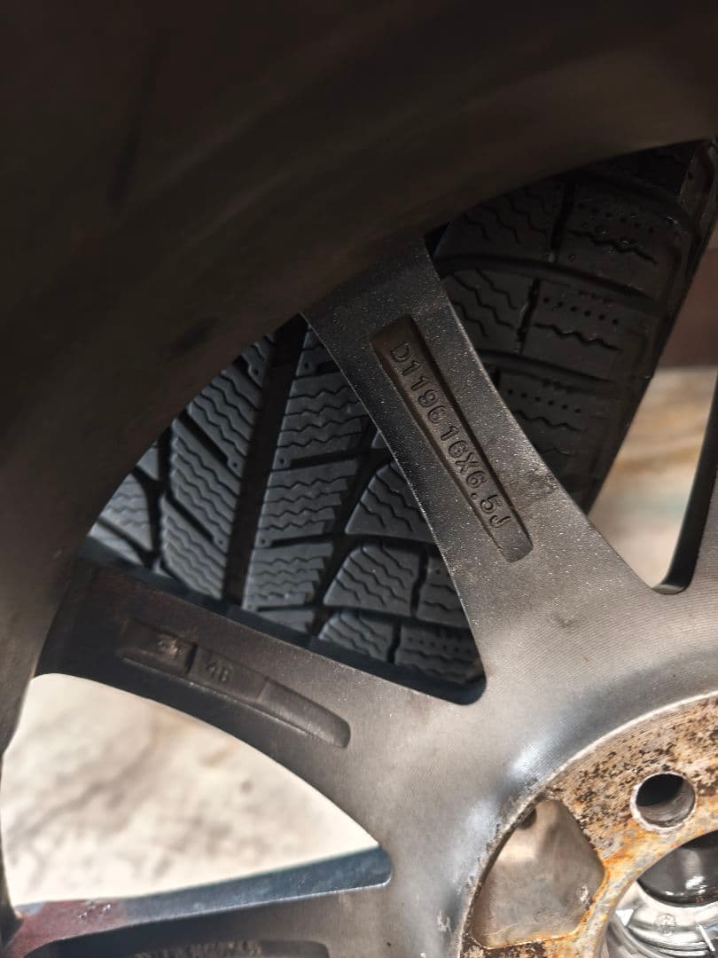 プリウススタッドレスホイールセット205/55R16