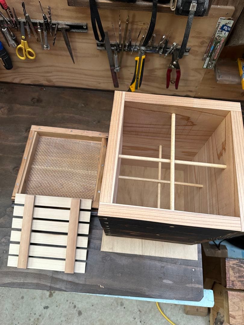 日本ミツバチ重箱式巣箱　捕獲飼育用　待ち箱