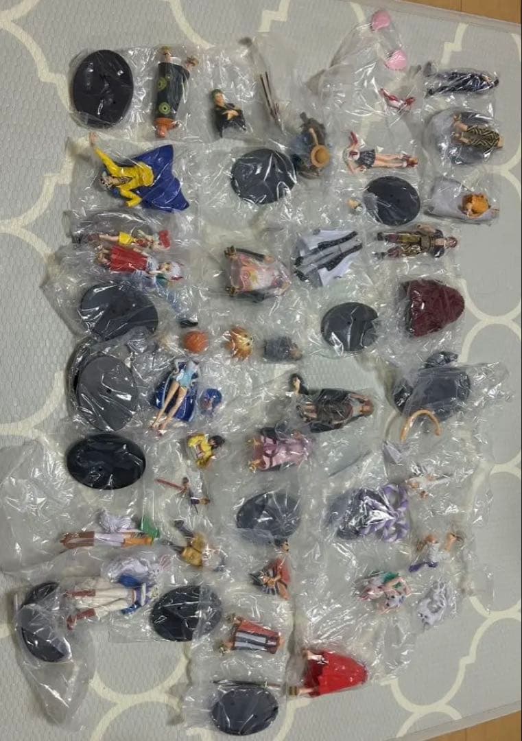 ワンピースフィギュア21体＋7体　全28体まとめ売り