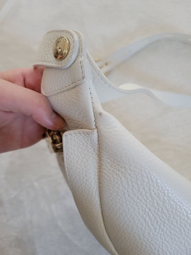 l*中様 FURLA ボディバッグ