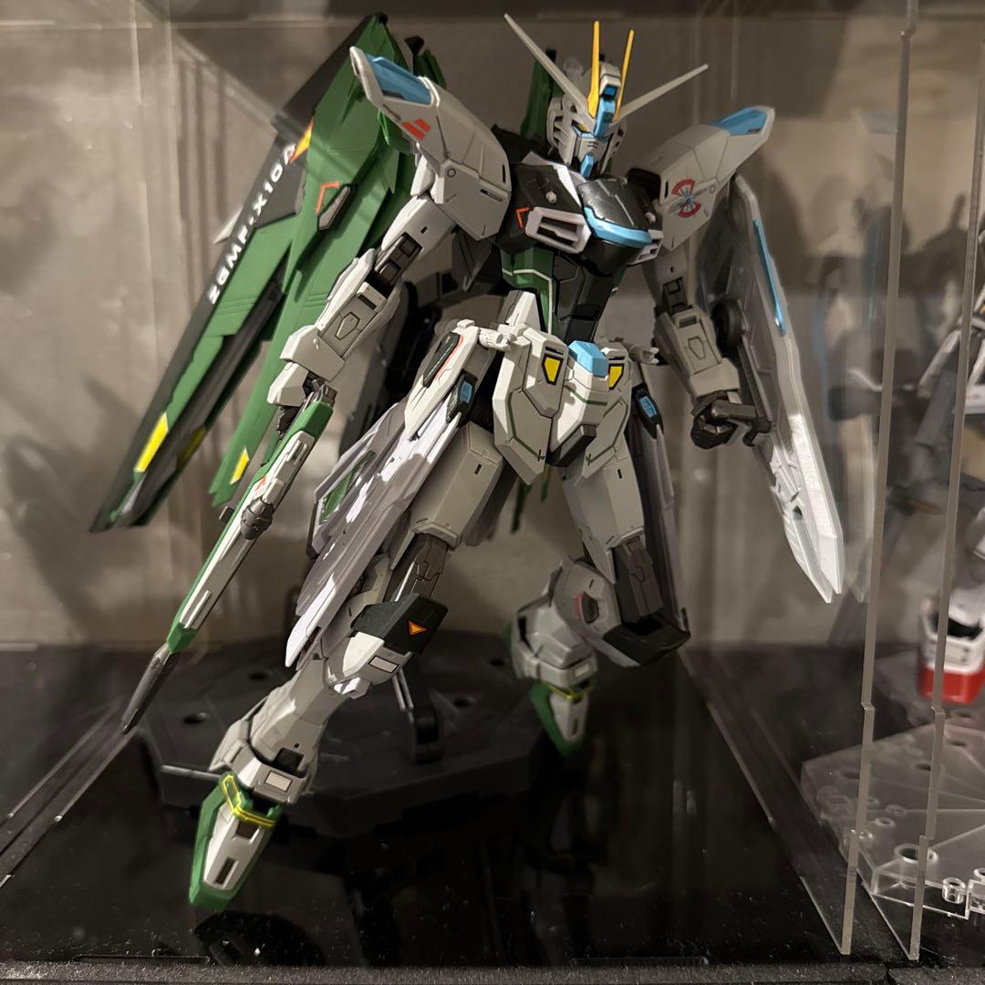 MG フリーダムガンダム2.0 リアルタイプカラー　完成品