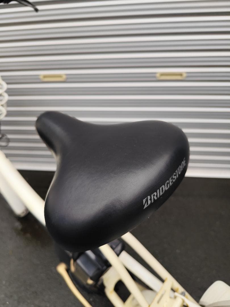 ブリヂストン　ビッケ2　8.7Ahバッテリー　2016年製　後ろタイヤ新品