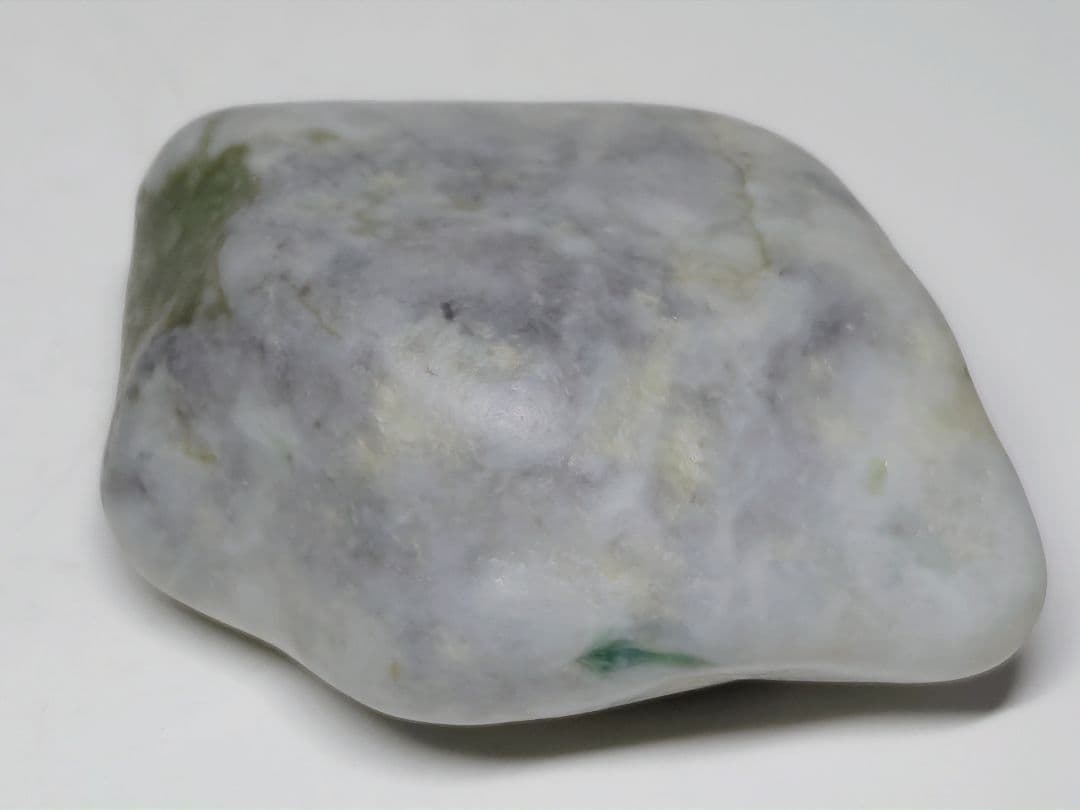 糸魚川160 翡翠 146g ヒスイ 原石 鑑賞石 自然石 誕生石 鉱物 鉱石