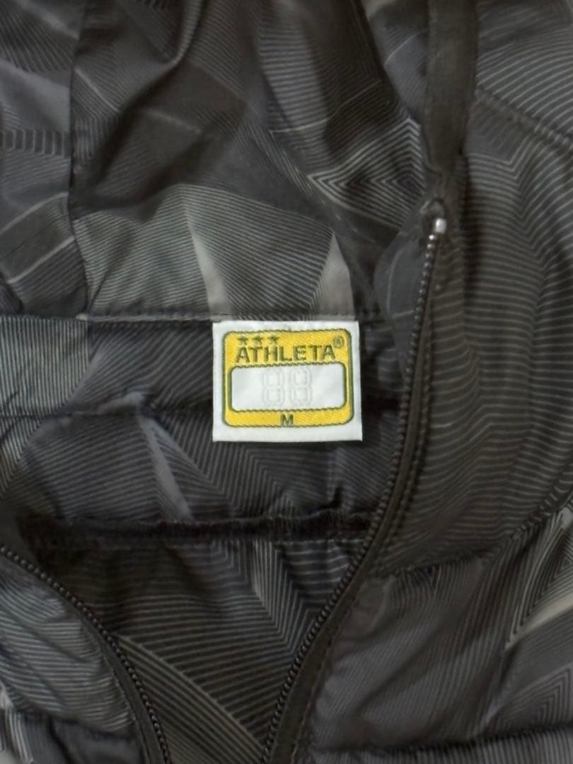 ATHLETA フード付きウォームジャケットMサイズ