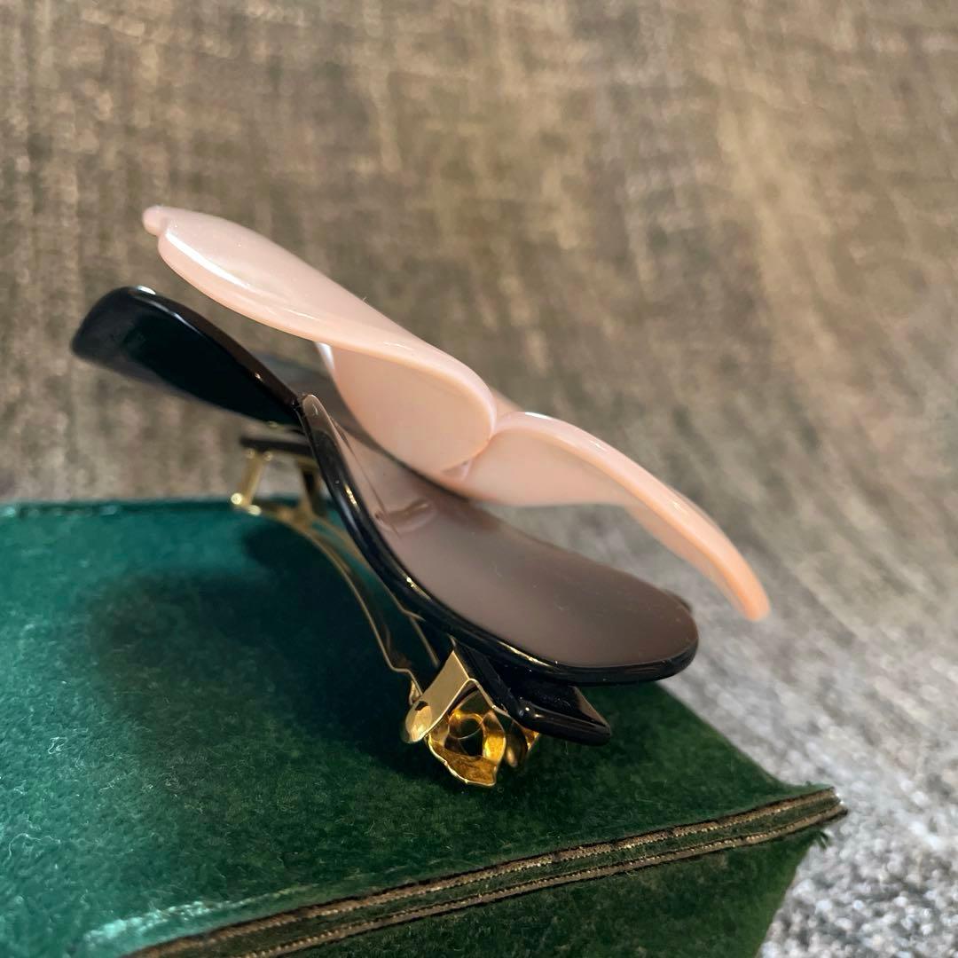 リル美品 フランス製 アレクサンドルドゥパリ カメリア花 バレッタ