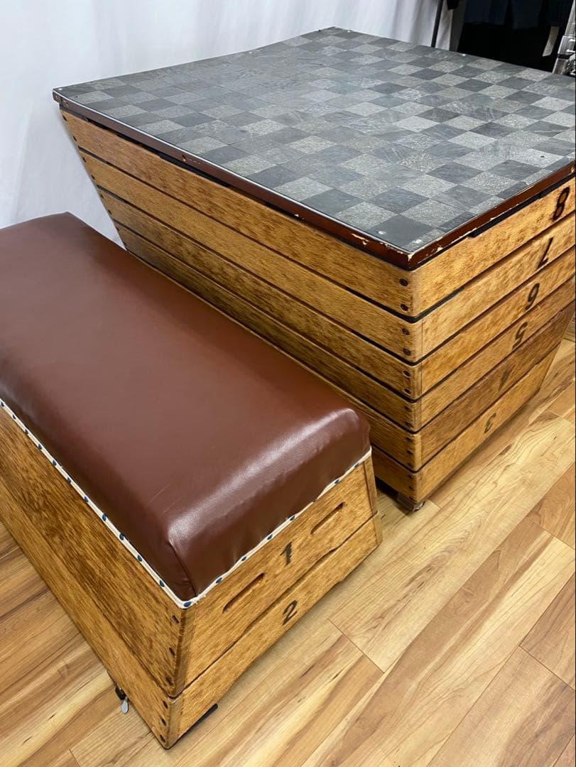 跳び箱をリメイク収納可能テーブルと椅子セット