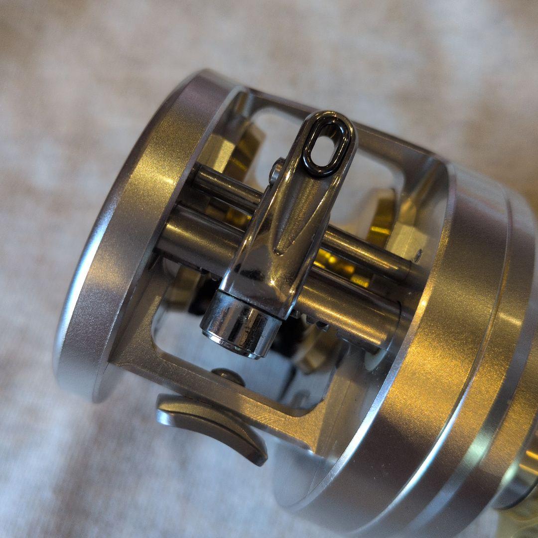 シマノ　カルカッタ　301 F スタジオオーシャン　カスタム　新品　未使用　左