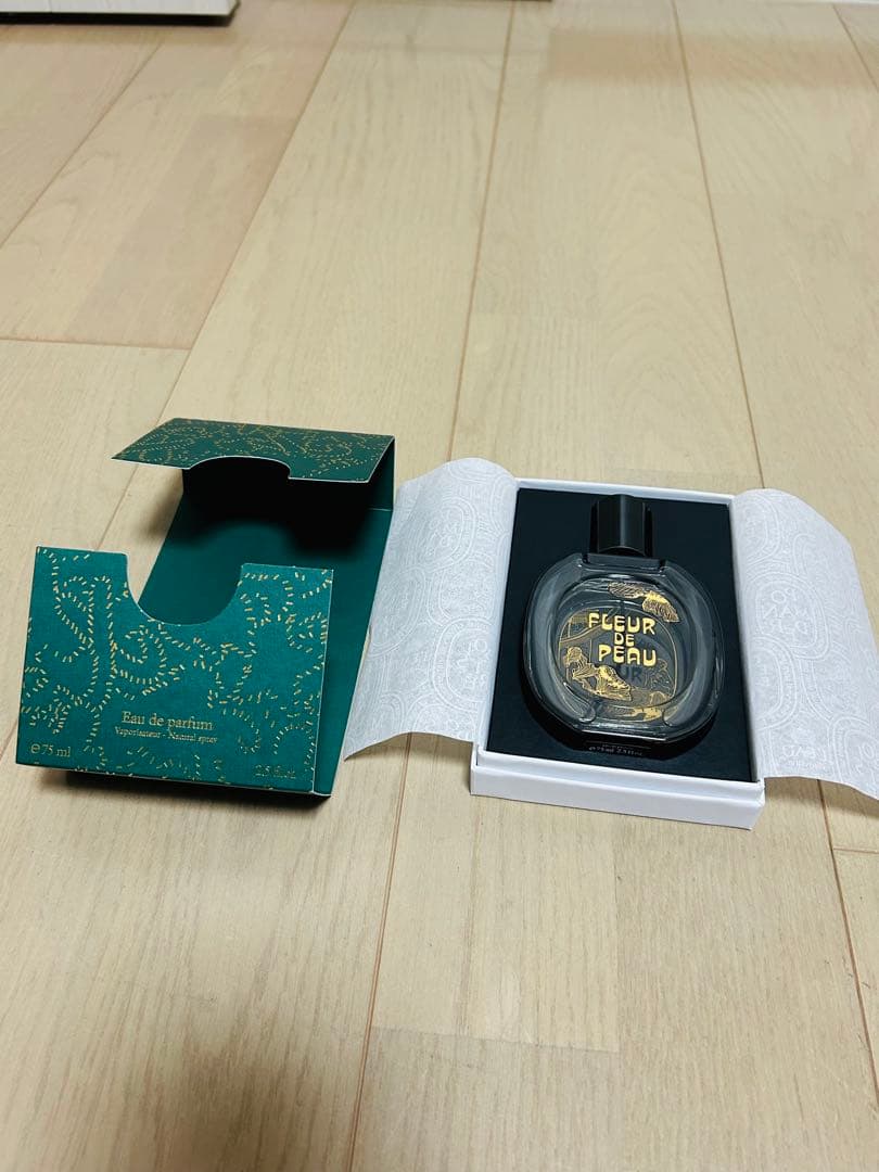 Diptyque FLEUR DE PEAU 75mL + おまけ付き